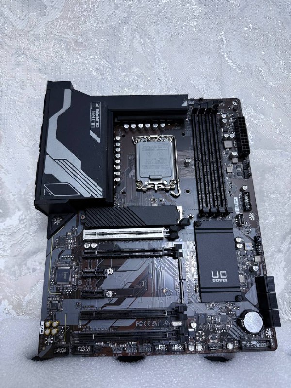 Z790 UD Gigabyte