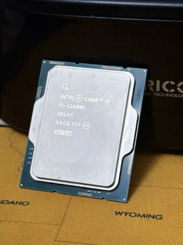 Intel Core i5-12600K
