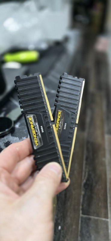 Corsair DDR4 16 ГБ 3200 МГц