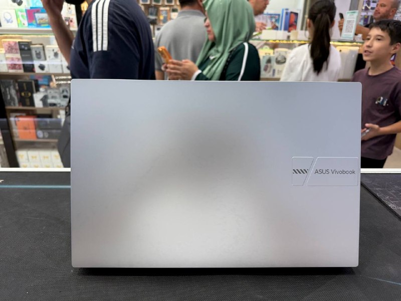 ASUS Vivobook X1504VA Core 100